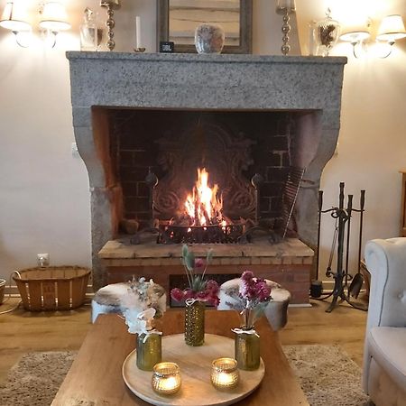 Les Bessonnes Bed & Breakfast Saint-Georges-Haute-Ville Екстериор снимка