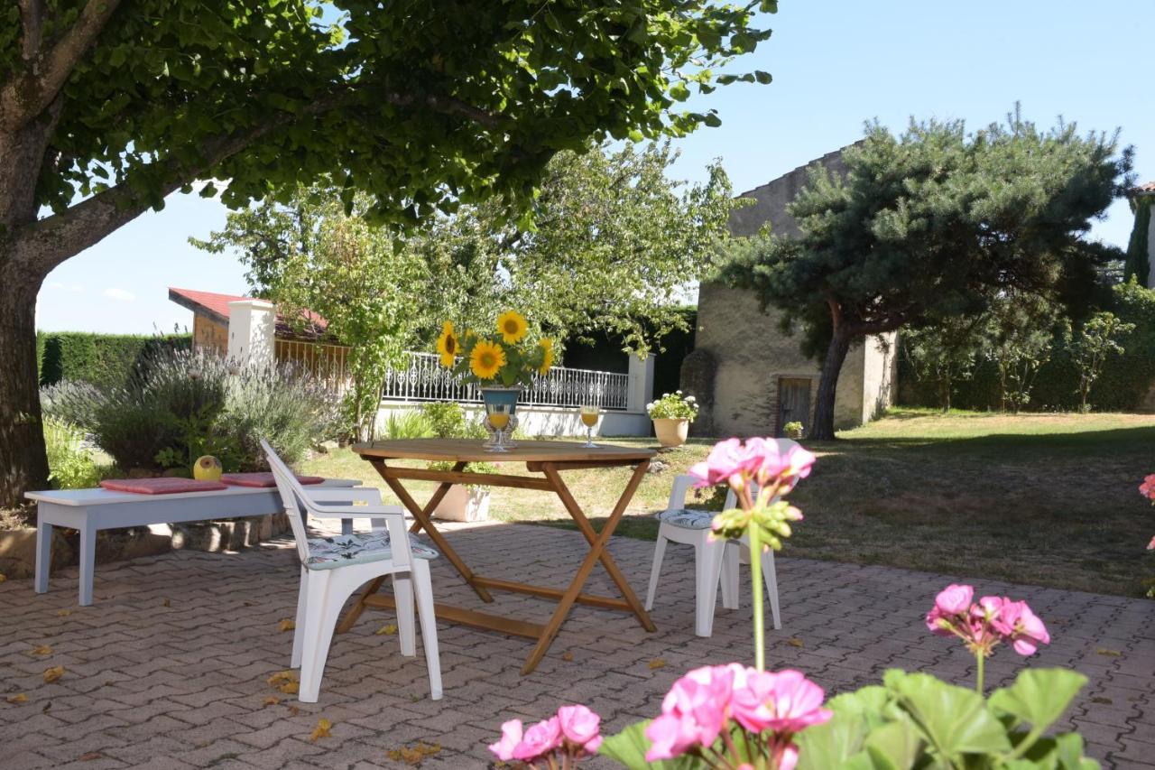 Les Bessonnes Bed & Breakfast Saint-Georges-Haute-Ville Екстериор снимка