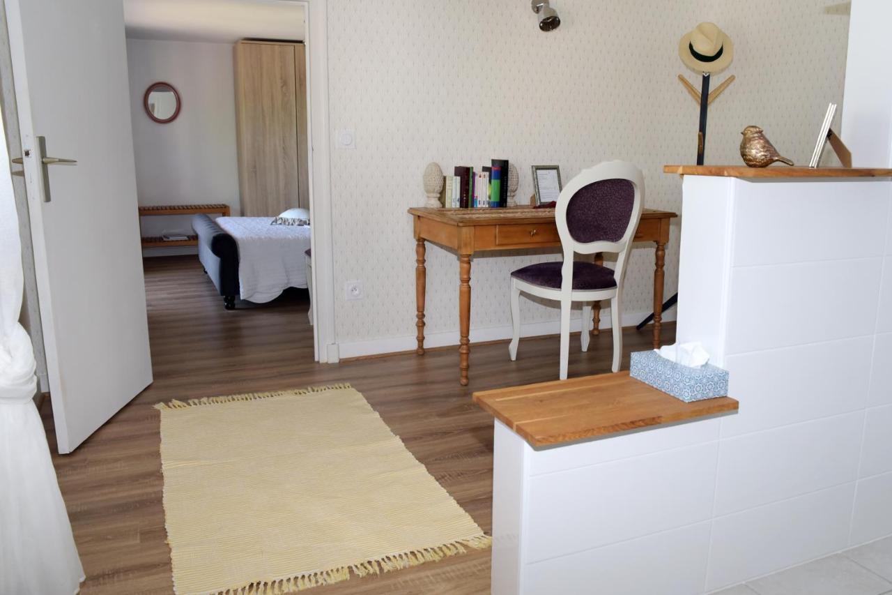 Les Bessonnes Bed & Breakfast Saint-Georges-Haute-Ville Екстериор снимка