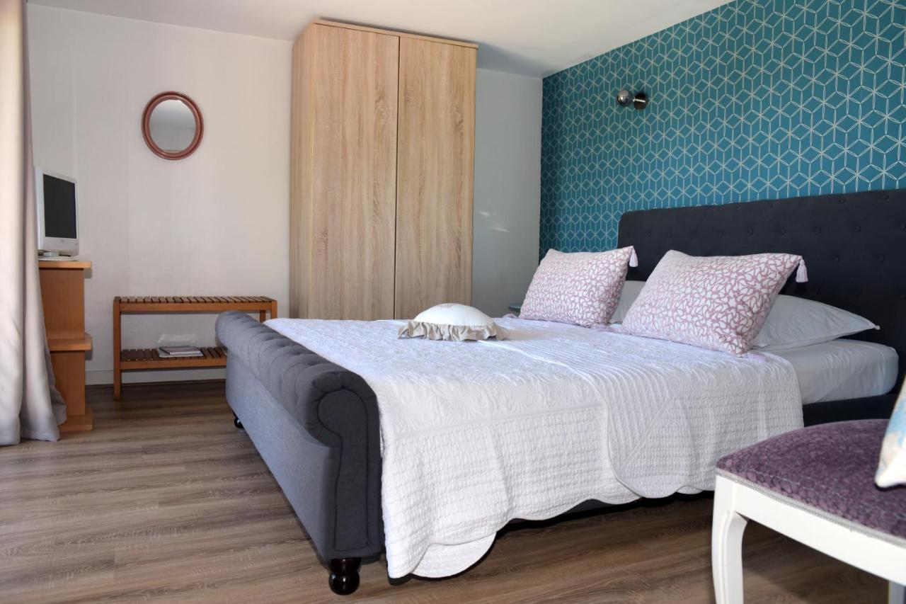 Les Bessonnes Bed & Breakfast Saint-Georges-Haute-Ville Екстериор снимка