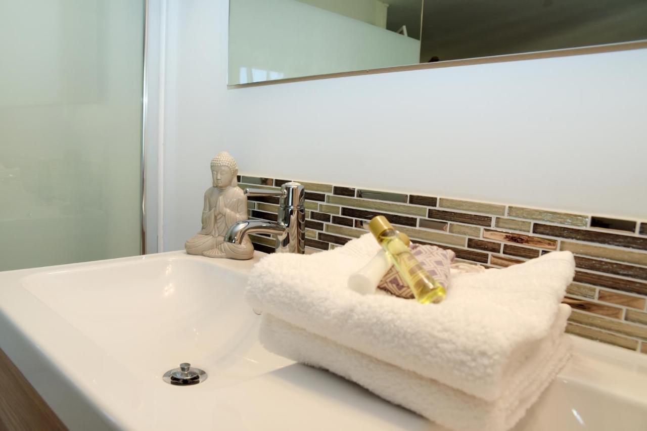 Les Bessonnes Bed & Breakfast Saint-Georges-Haute-Ville Екстериор снимка