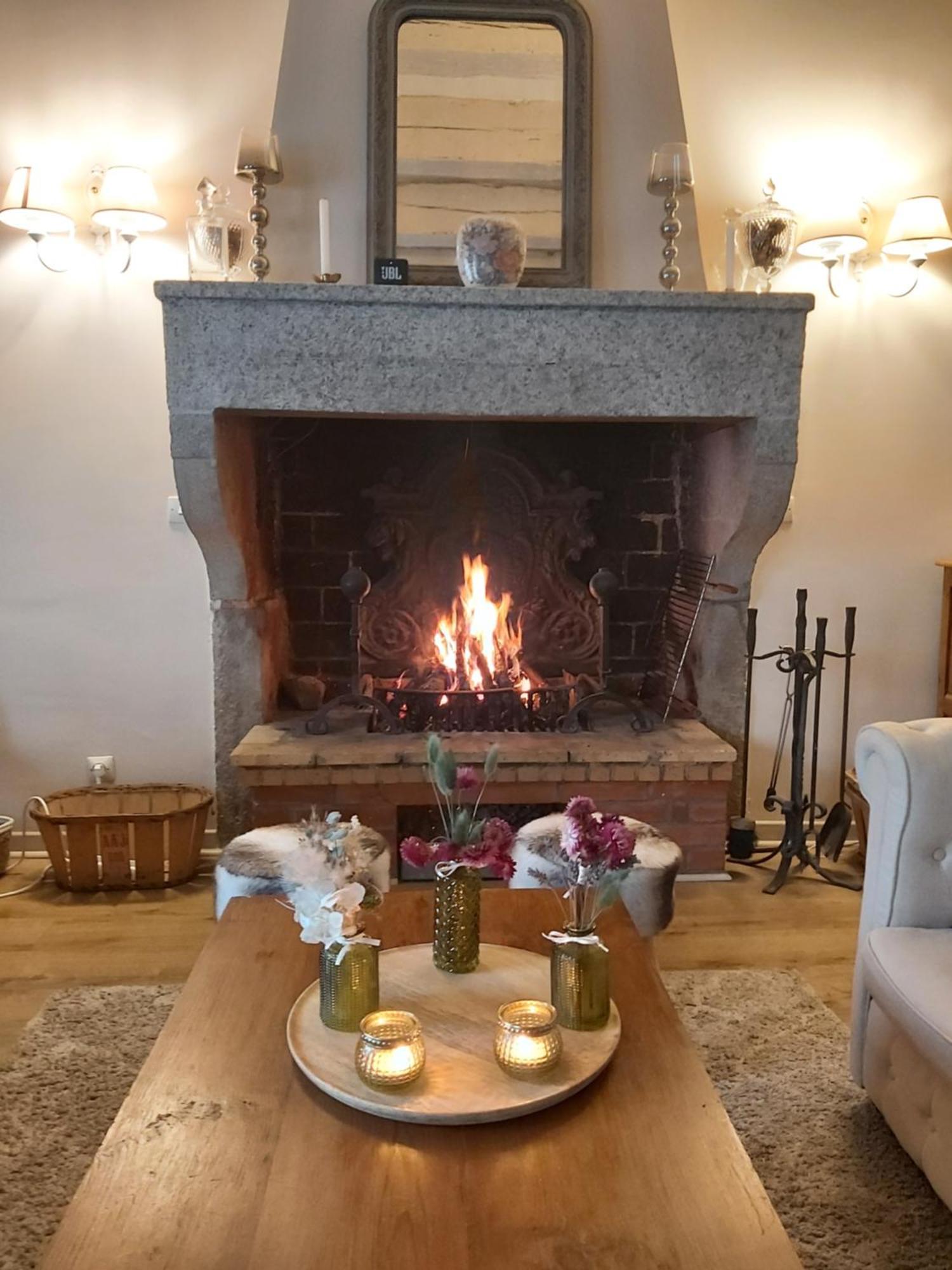 Les Bessonnes Bed & Breakfast Saint-Georges-Haute-Ville Екстериор снимка